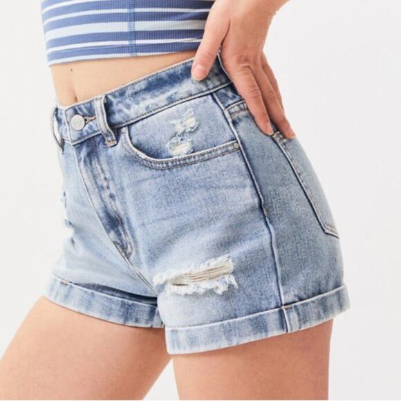 2/$30 PacSun Mom Jean Shorts Distressed Blue Denim Cuffed Light Wash Size 23 - Picture 3 of 11